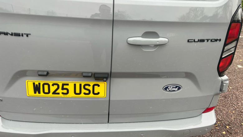 Ford Transit Custom 320 L2 Petrol Fwd 2.5 PHEV 232ps H1 Double Cab Van Limited Auto